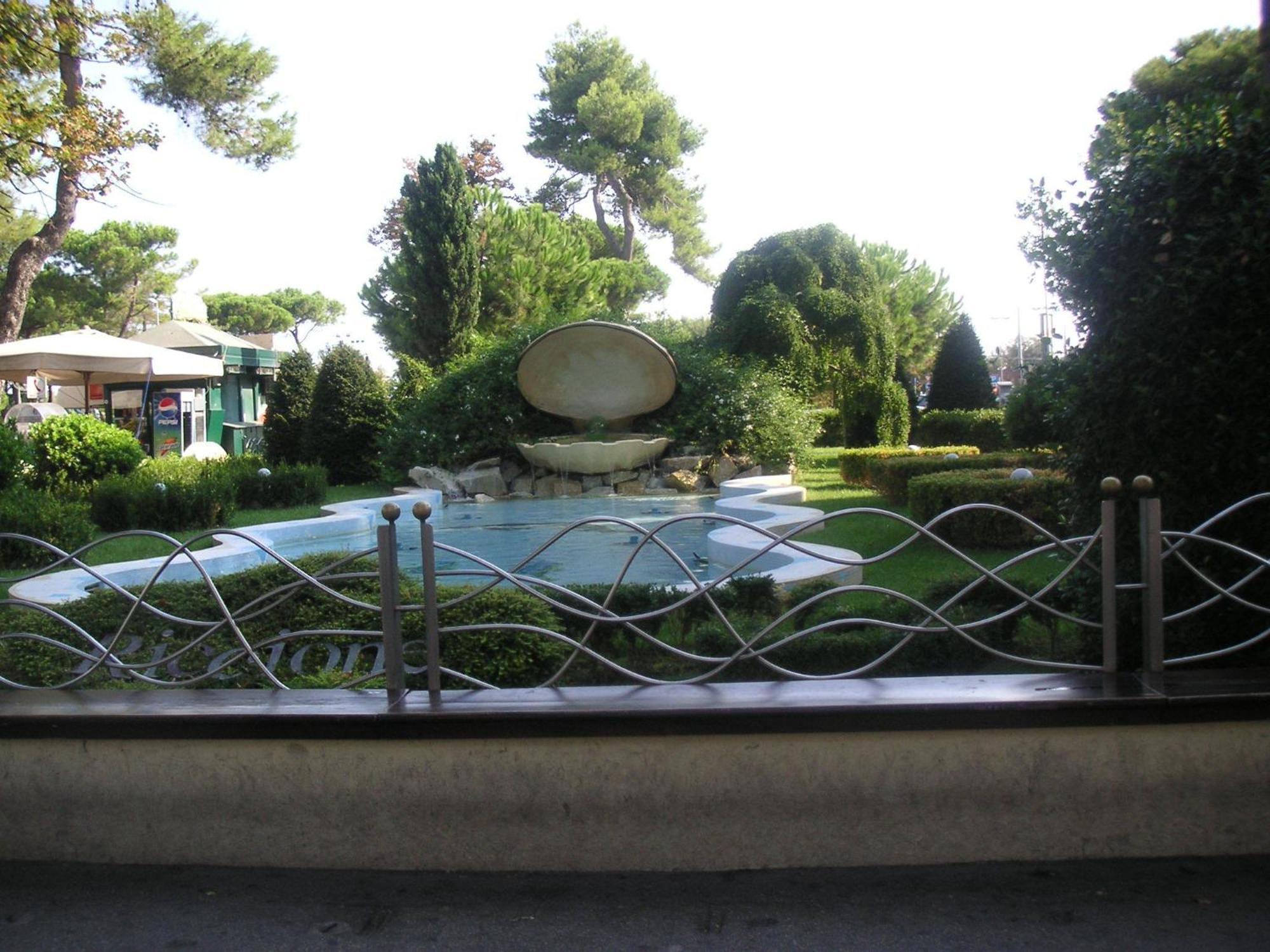 Hotel Canasta Riccione Buitenkant foto